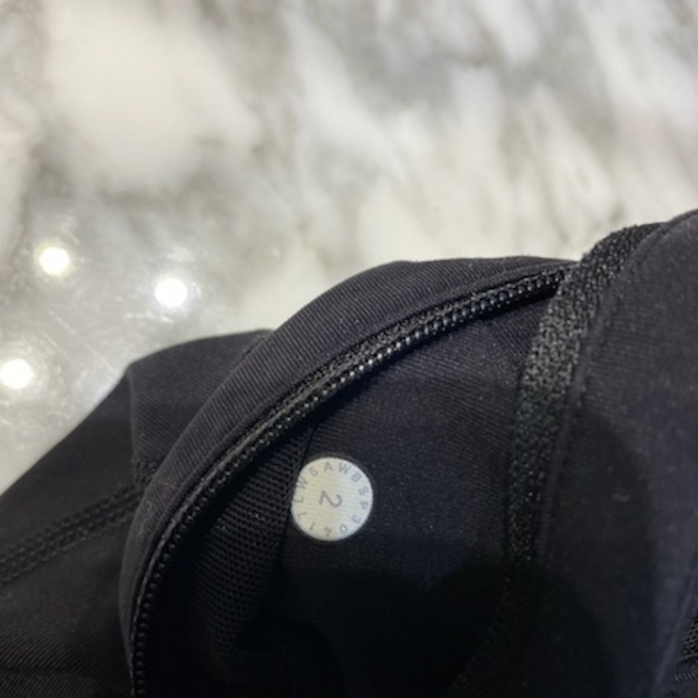 Lululemon - Picture 5 of 5